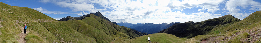 Sul sentiero 101 in vicinanza del Rif. Grassi 